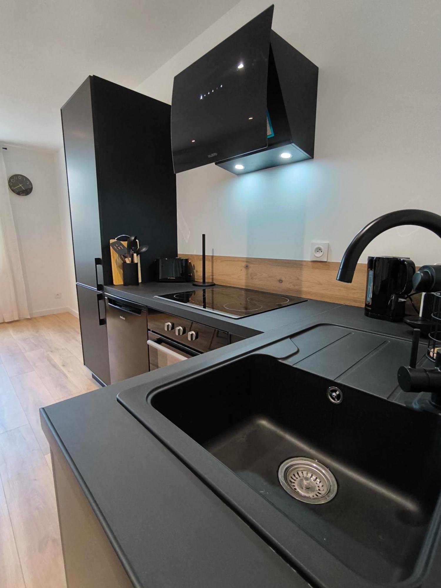 Sublime T2 En Plein Centre Climatise Apartment มงเตลิมาร์ ภายนอก รูปภาพ