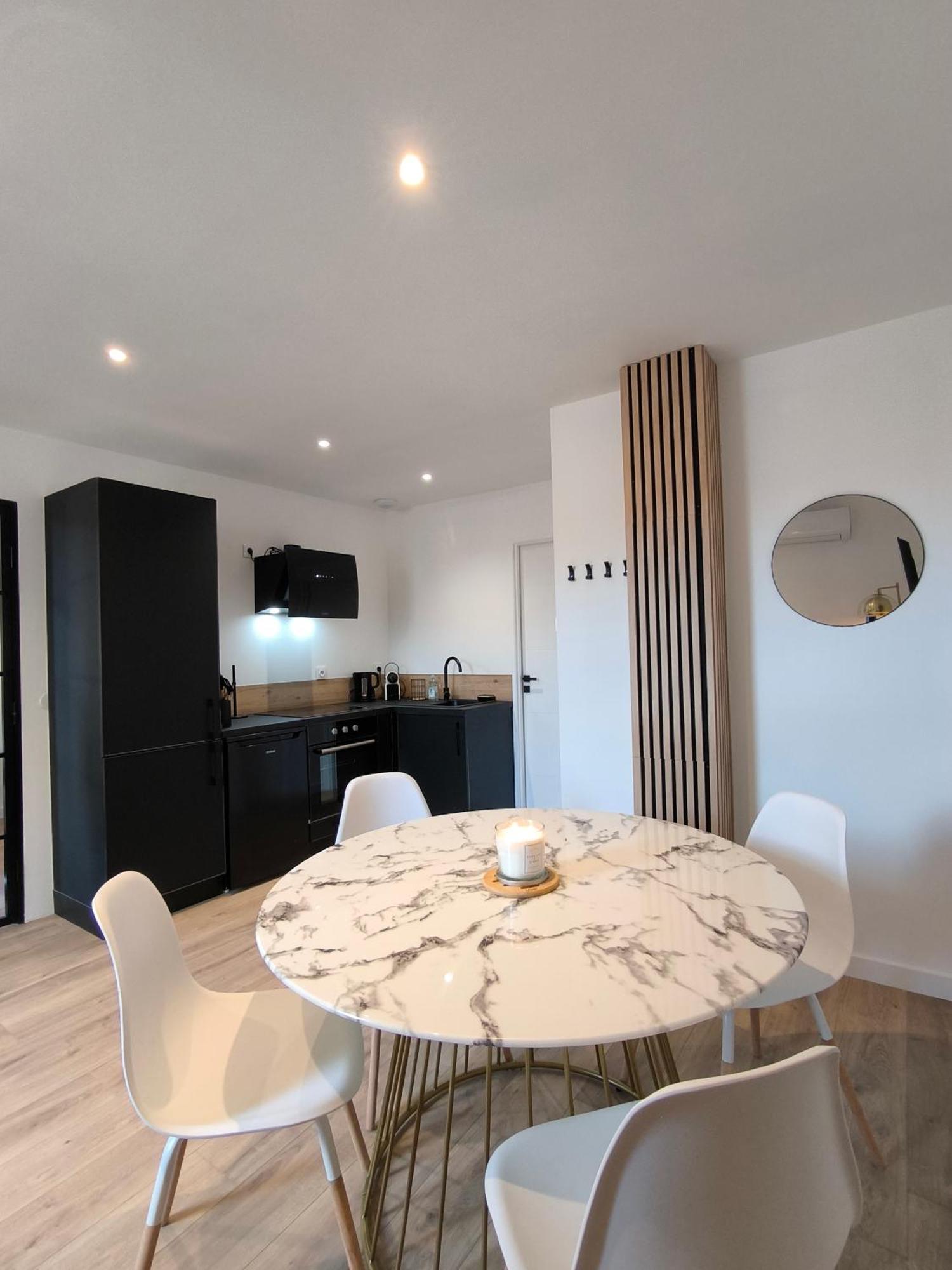 Sublime T2 En Plein Centre Climatise Apartment มงเตลิมาร์ ภายนอก รูปภาพ